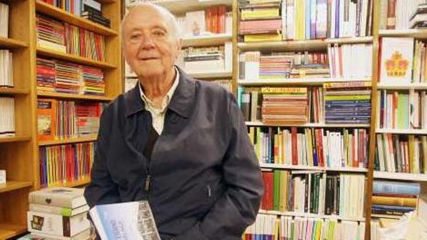 Sergio del Río, esta semana en la librería Áncora con el libro sobre el cine mudo que ha escrito con su hija Pilar.