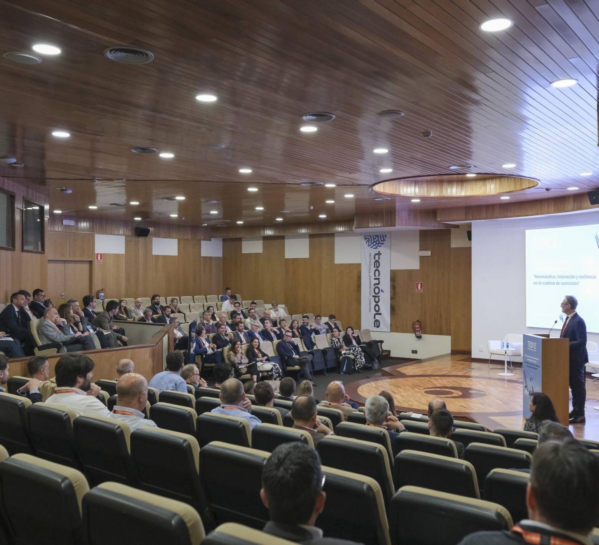 Una de las sesiones de la jornada, en Tecnópole, en el polígono de San Cibrao das Viñas.