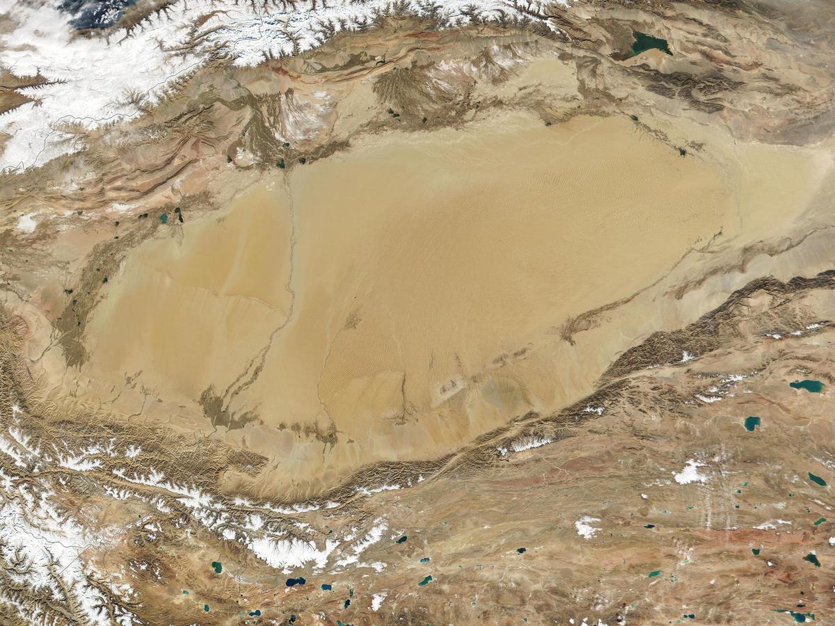 Fotografía satelital del desierto de Taklamakán.