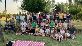 Artesanía, música y cultura unen generaciones en Pueblica de Valverde