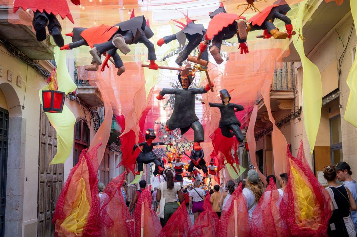 La calor frena l’afluència diürna a les festes de Gràcia