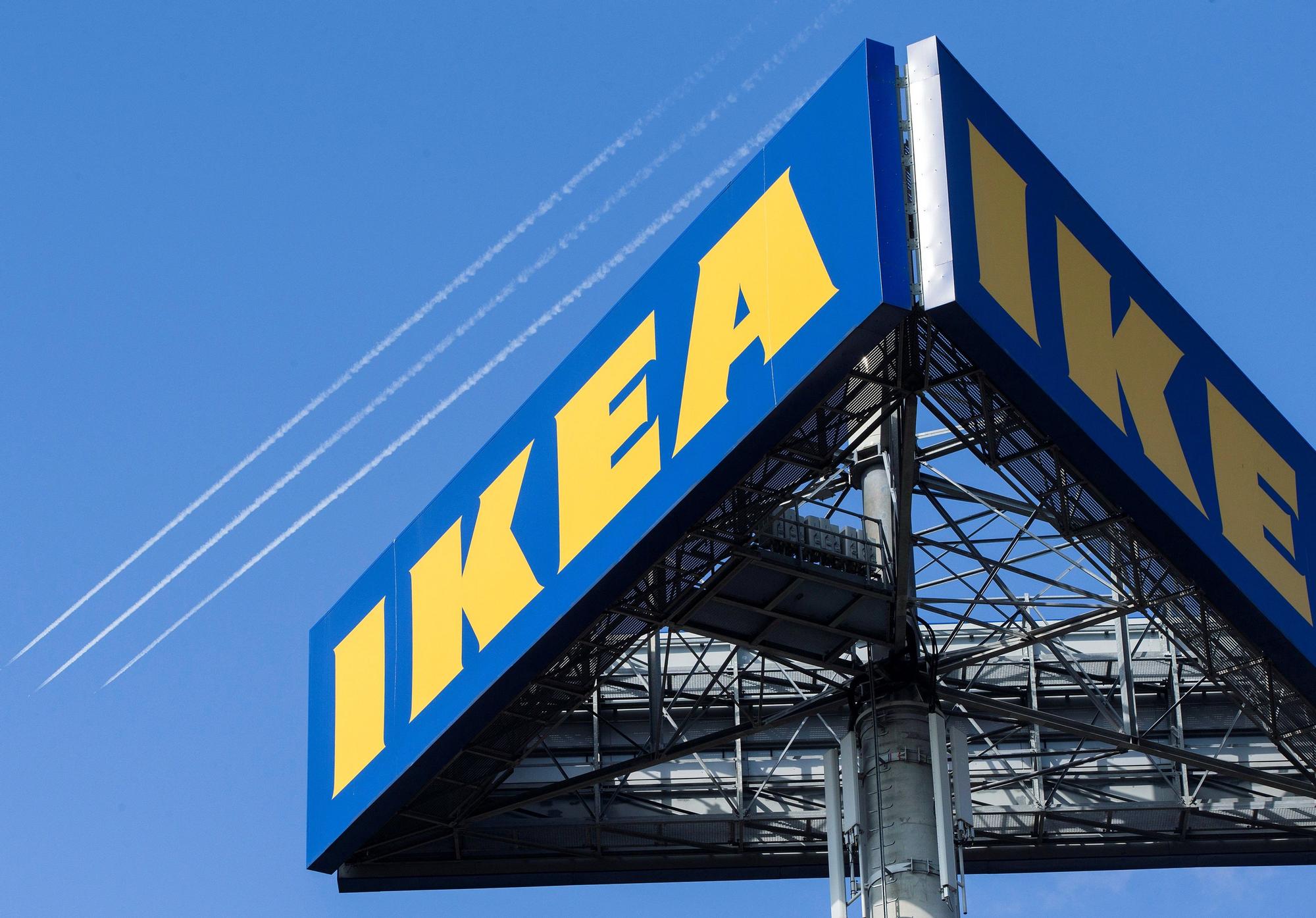 La maleta de cabina de Ikea que arrasa en ventas: ligera amplia y fácil de  plegar - El Periódico de España