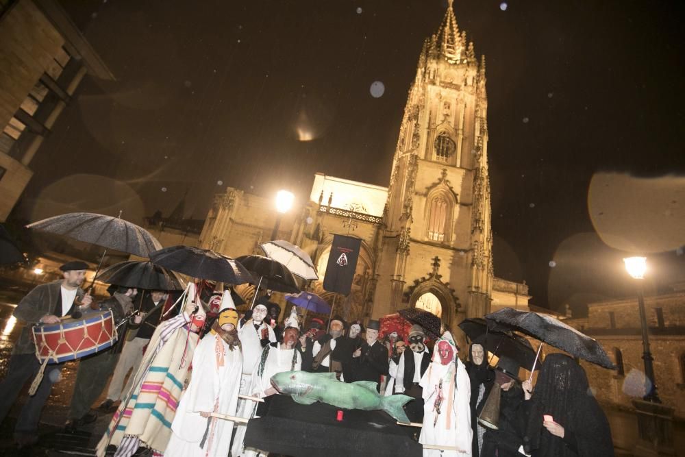 Entierro de la sardina en el Carnaval de Oviedo