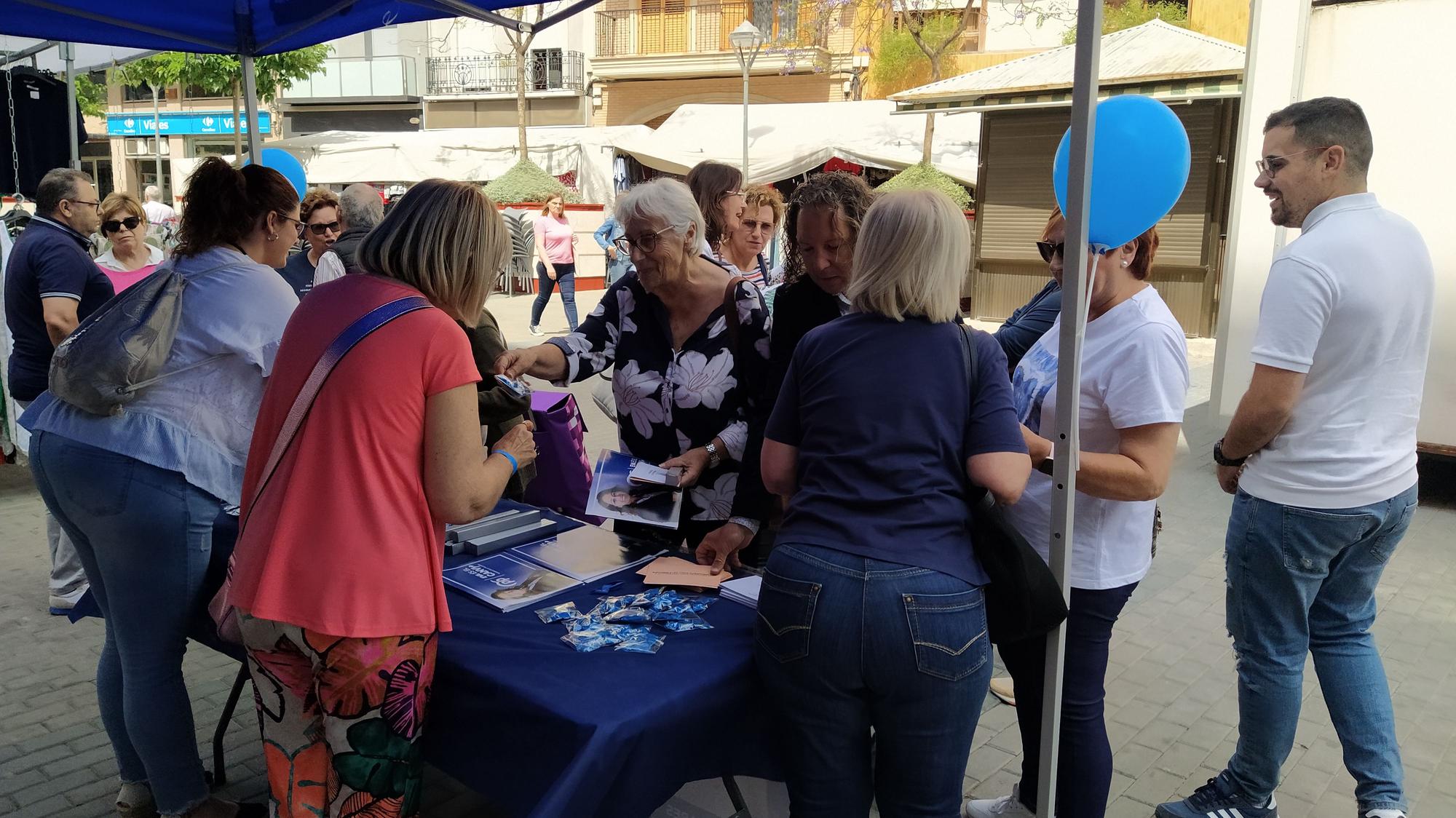 La campaña de los partidos de Tavernes en el mercadillo