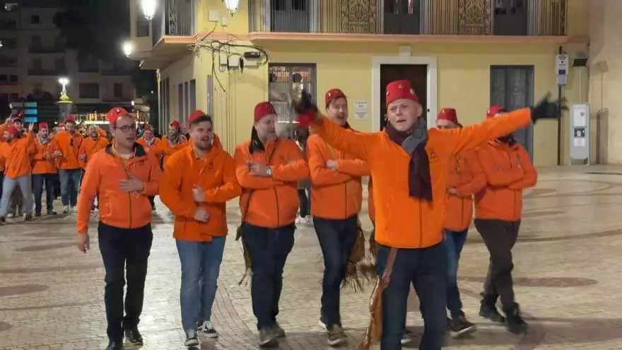 Mig any Noros y Cristianos en Elche, Entraeta