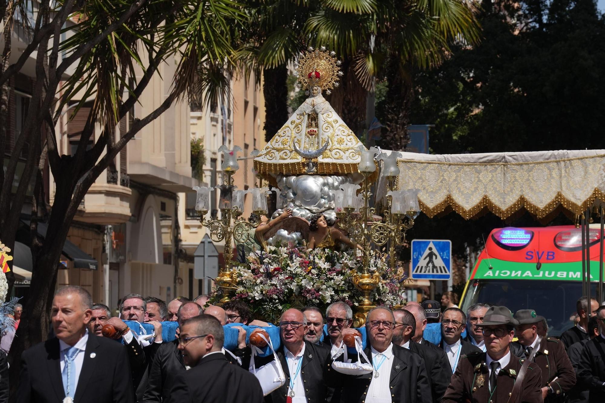 Galería de imágenes: La Virgen del Lledó sale de la basílica para ir a la ciudad