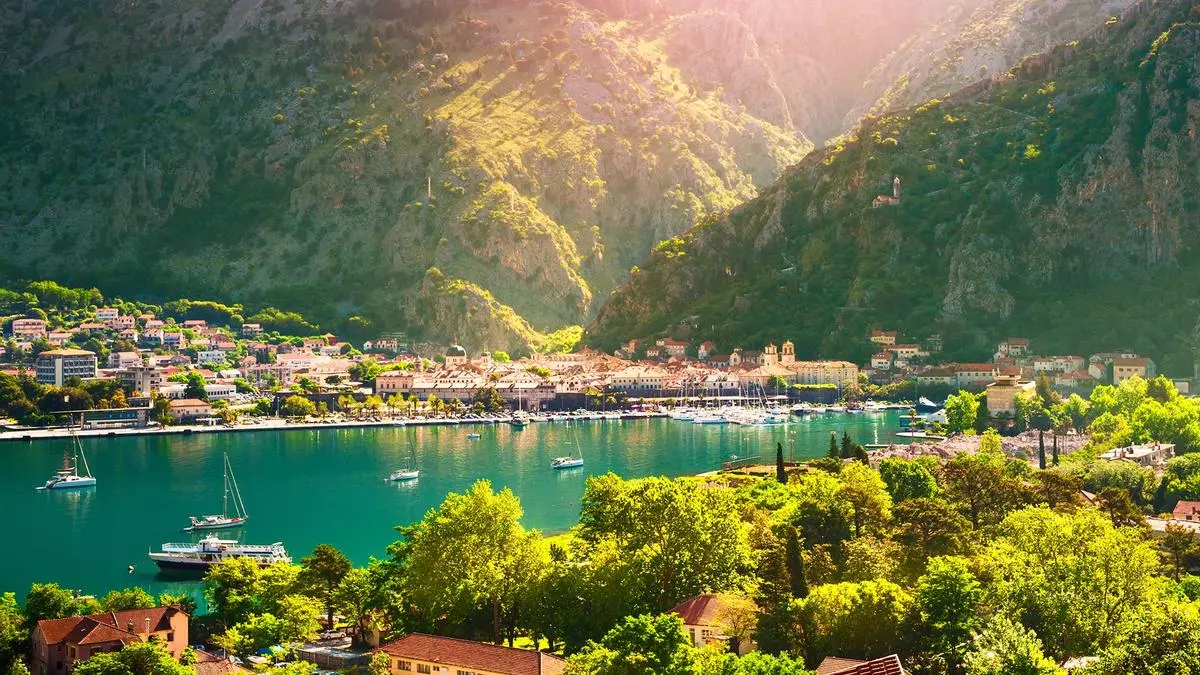 Una isla griega que no es como las demás y otros placeres de un crucero sublime