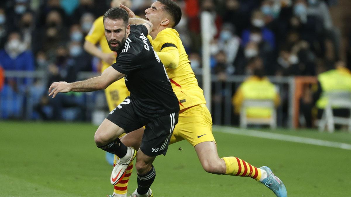 Dani Carvajal sufrió mucho en el clásico