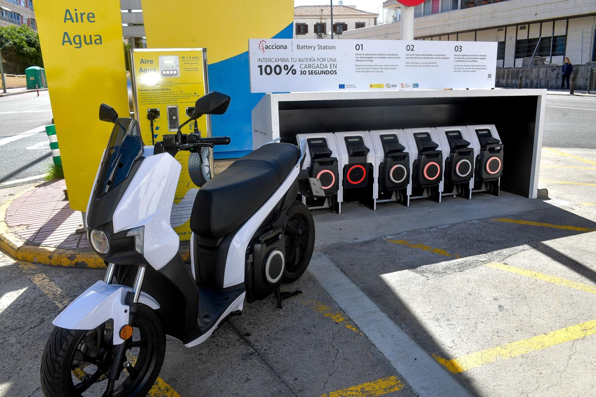 Primera estación de intercambio de baterías para vehículos Silence en Canarias