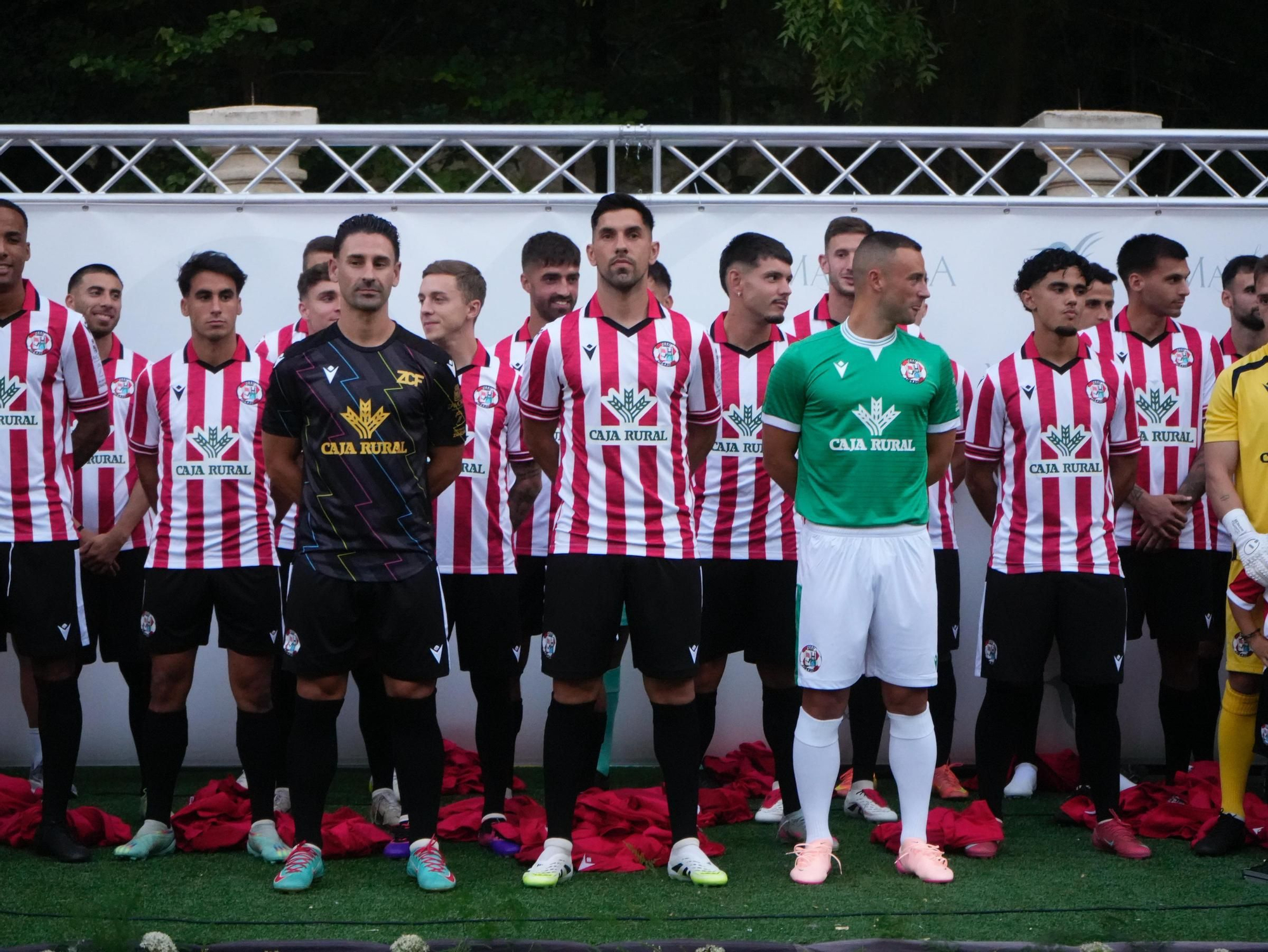 GALERÍA | Así lucen las equipaciones del Zamora CF para la temporada 2025/2026