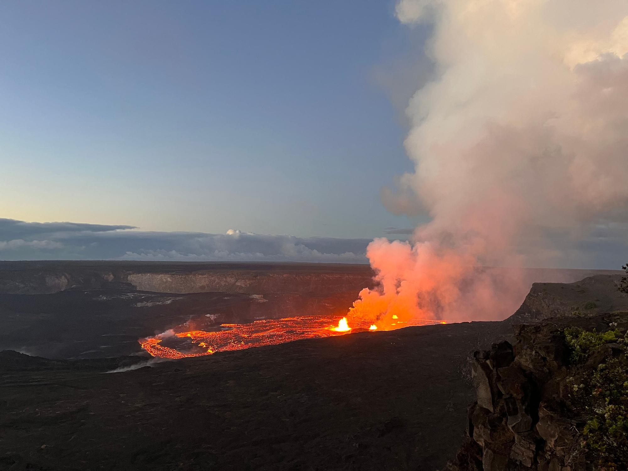 El volcán Kilauea ruge de nuevo en Hawai