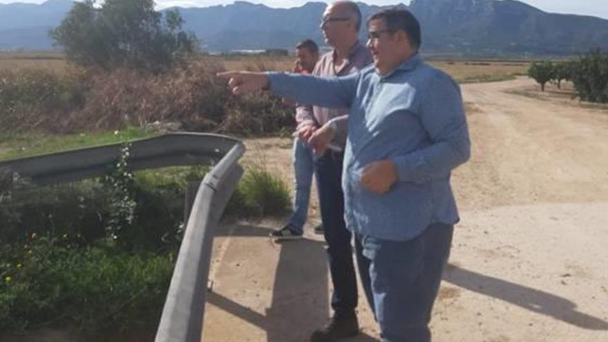 Los técnicos inspeccionan el término municipal.