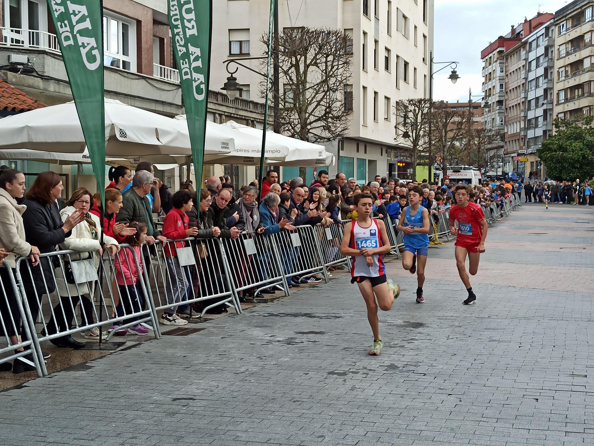 Casi 1.500 participantes disputan la carrera de Fin de Año de Pola de Siero