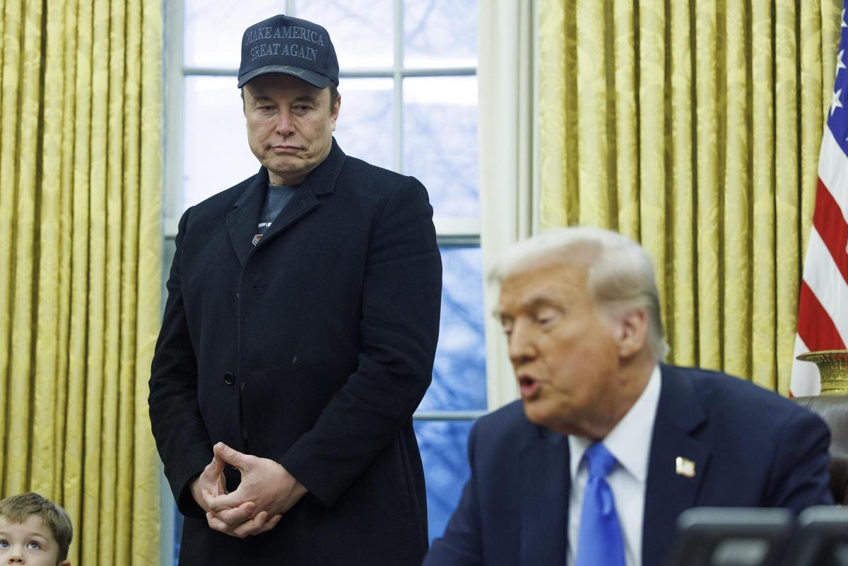 Trump firma un decreto para reducir el tamaño de la Administración y dar más poder a Musk