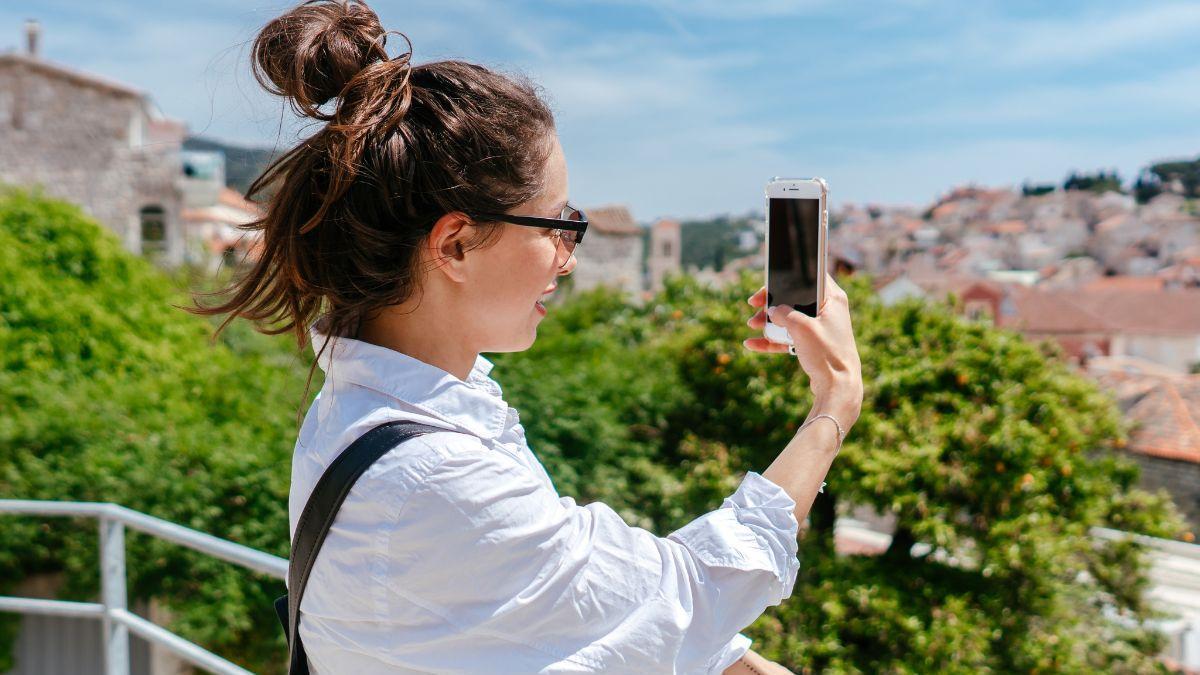 La eSIM con la que cada vez más viajeros evitan las tarifas sorpresa en el extranjero