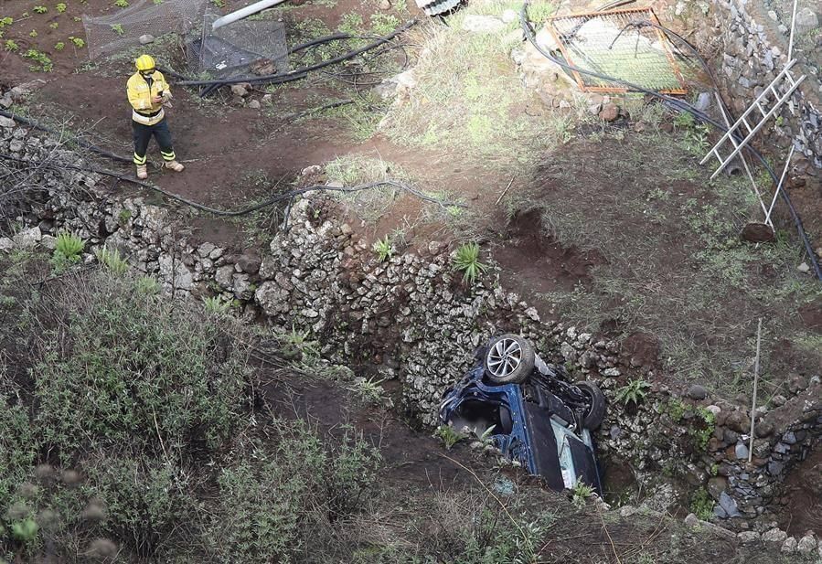 Rescate de los cuerpos de los fallecidos en el accidente de tráfico de Gran Canaria.