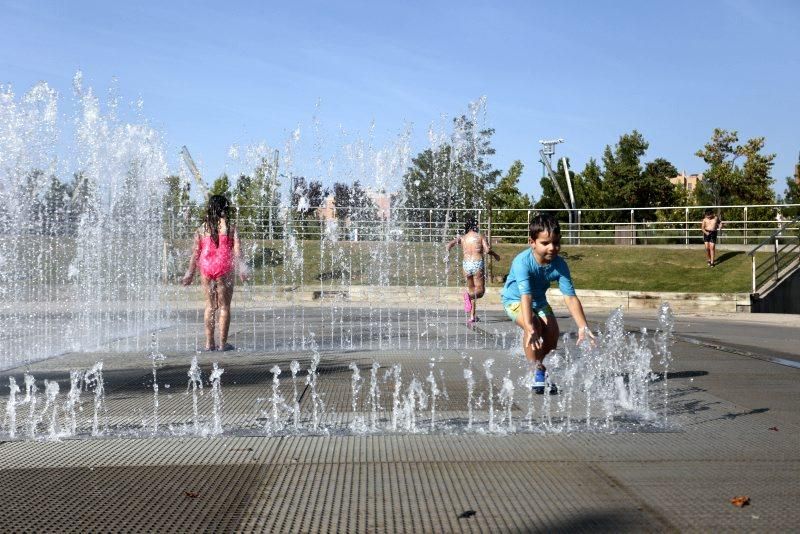 Las mejores imágenes de la ola de calor en Zaragoza