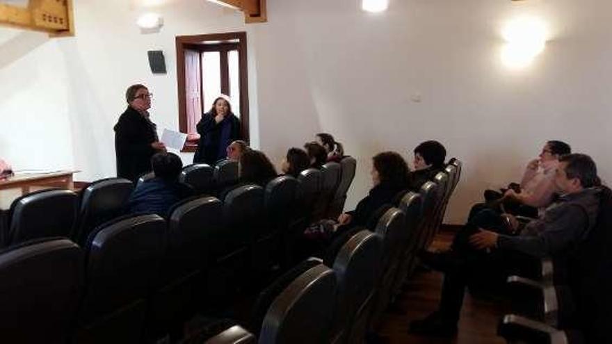 Reunión entre Concello, comerciantes y hosteleros. // Faro