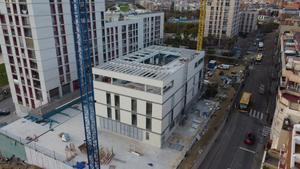Estado de las obras de la nueva comisaría de la Policía Local de Santa Coloma de Gramenet, en abril de 2026