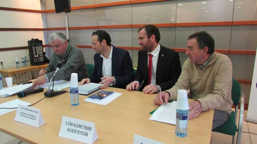 José Manuel García, Guillermo Martínez, Iván Allende y Andrés Rojo, ayer, en Villamayor.