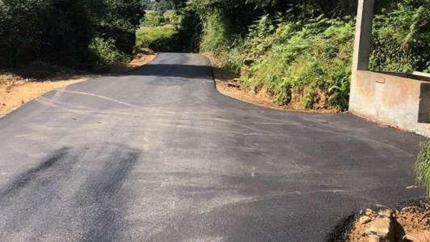 Renovación de un vial en Carral.