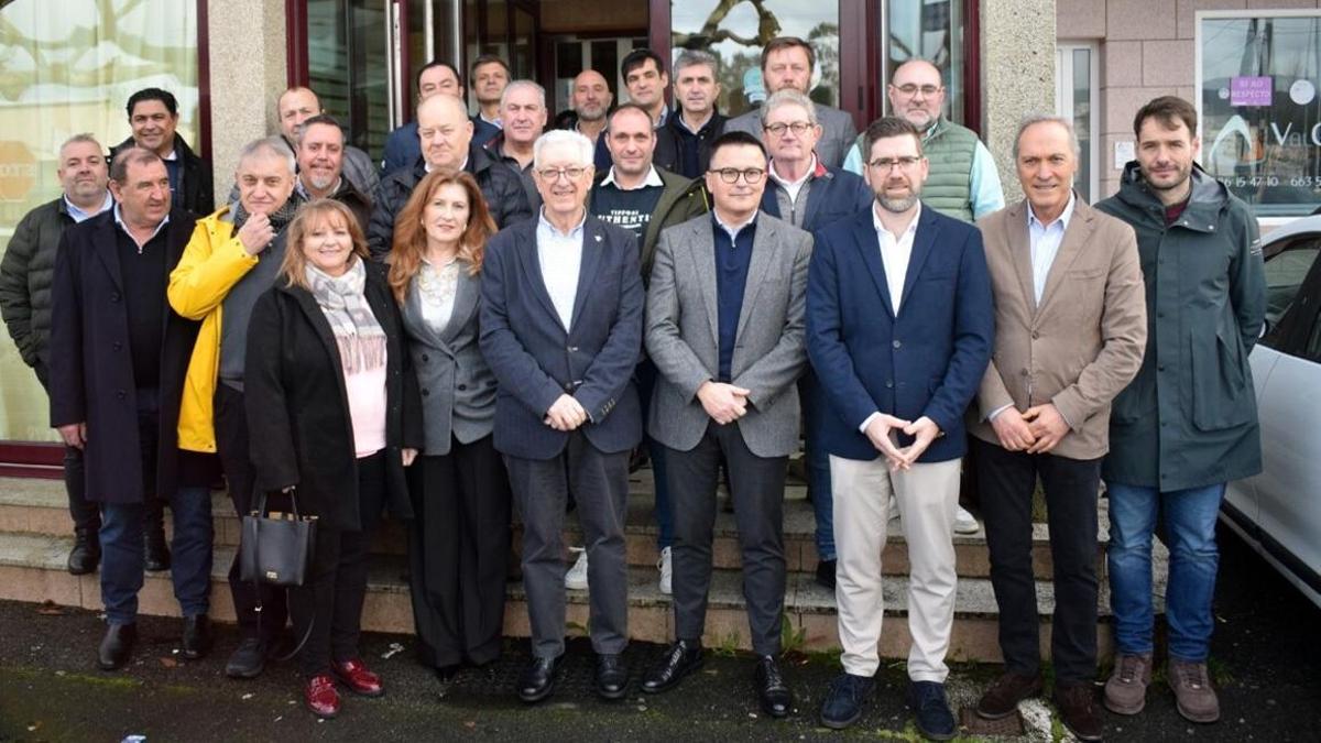 Representantes de empresas , Concello de Valga y Xunta en uno de sus encuentros anuales.