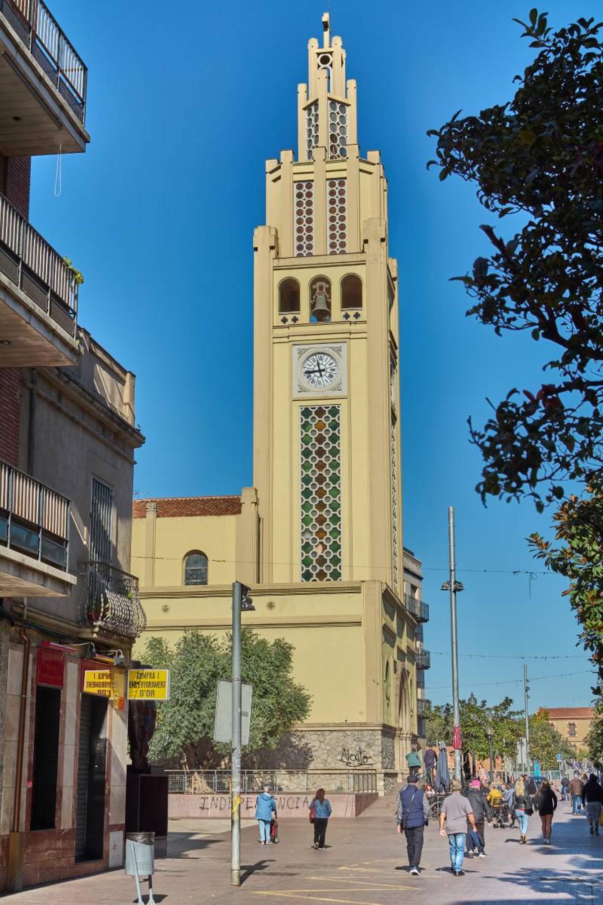 Torre del reloj de la iglesia de Montcada i Reixac