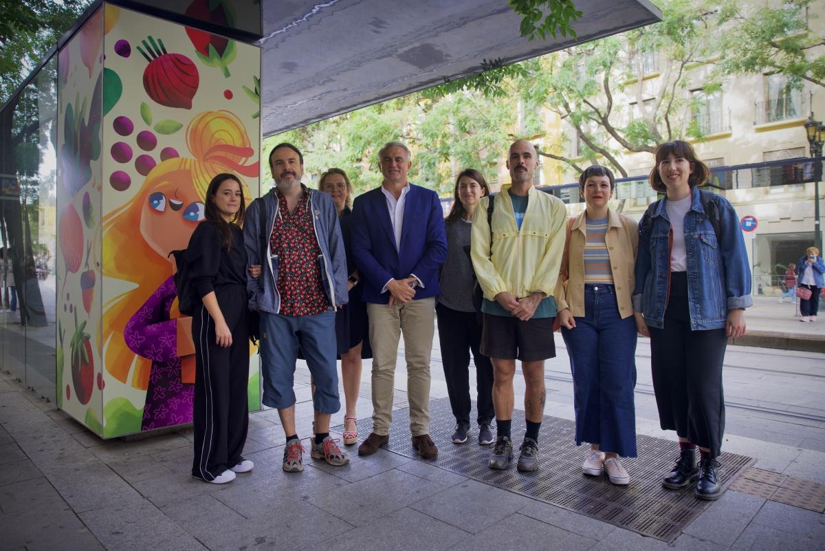 Algunos de los artidstas que han participado junto al concejal José Miguel Rodrigo, Ana Moreno (Tranvías) e Isabel Tris (Asalto).