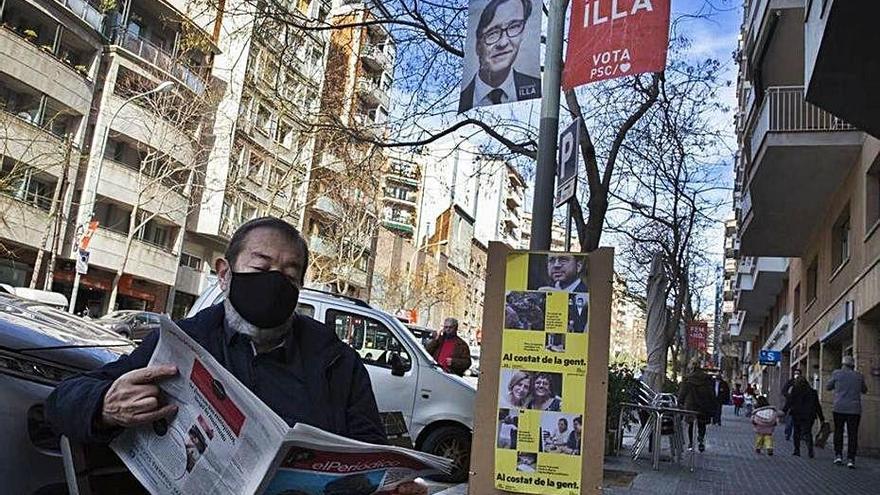 Cartells electorals del PSC i ERC a Barcelona.