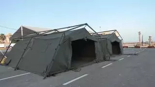Comienza el montaje del primer centro de acogida temporal de inmigrantes en Ceuta