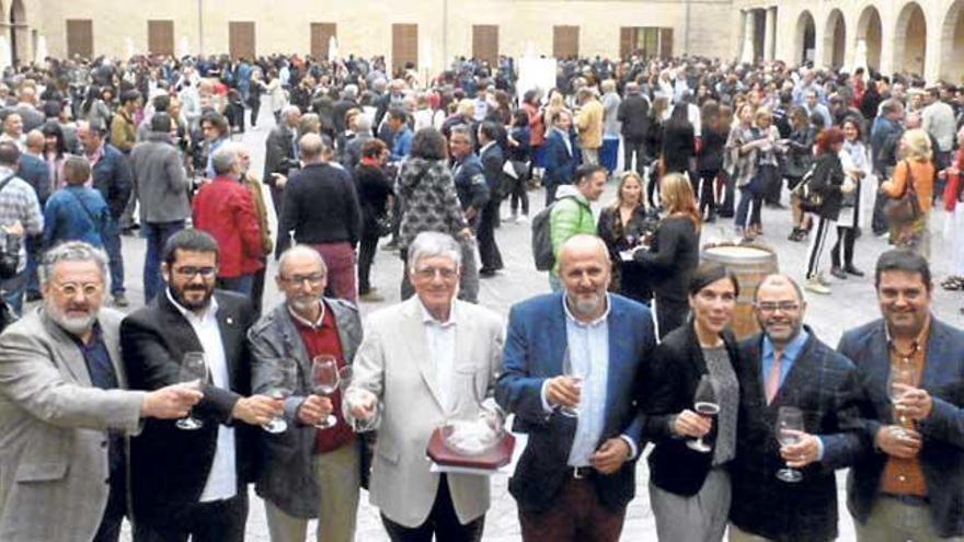 Brindis de los organizadores y de las autoridades.