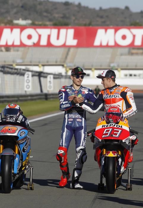 Así se hizo la foto de los nueve gandadores de la temporada en #MotoGP