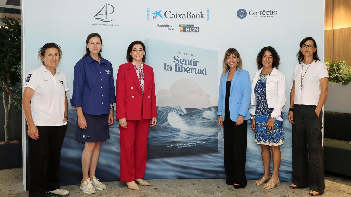 De izquierda a derecha, Mònica Azón, Natàlia Via-Dufresne, María Luisa Martínez, Asun Paniagua, Estíbaliz Amatriain y Pilar Pasanau