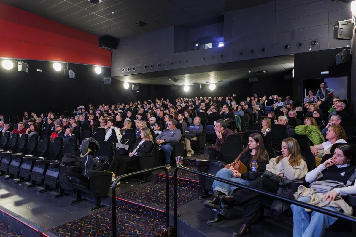 La platea de la sala 1 de Bages Centre es va pràcticament omplir