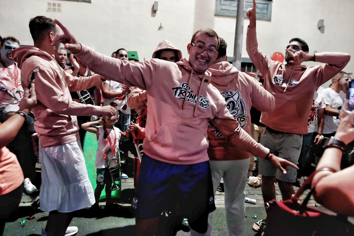 Fiesta de principio de curso murguero y arranque Carnaval en Diablos Locos