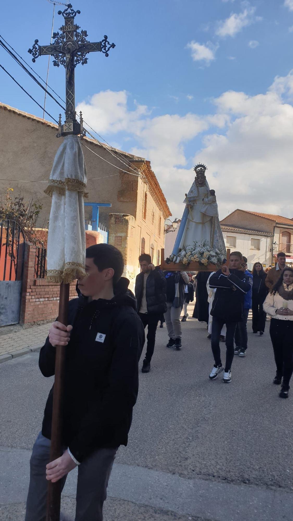 GALERÍA | Fiesta de las Candelas y coplas al gallo en Venialbo