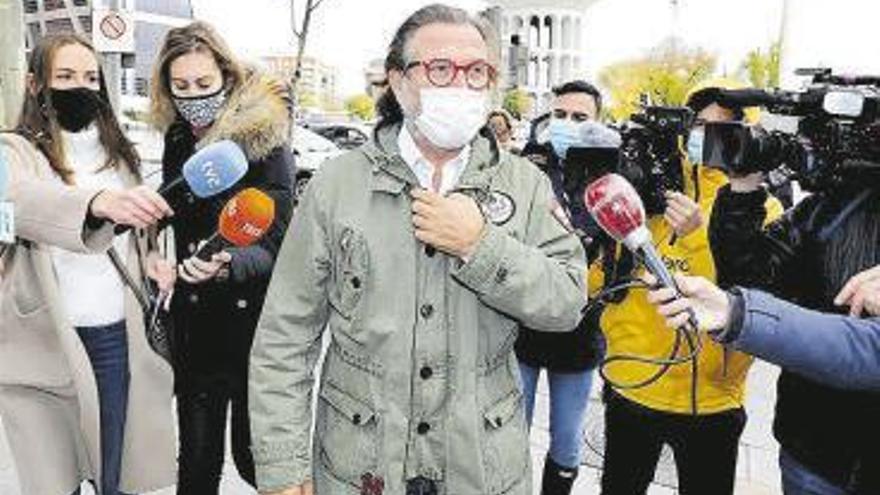 Pepe Navarro llega a los juzgados.