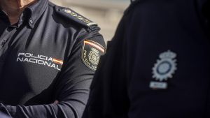 Archivo - Un uniforme de un Agente de la Policía Nacional