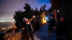 Barcelona, 01/04/2026 Barcelona. El descontrol vuelve al mirador del Turó de la Rovira: botellones y mucho ambiente que se cuela en el parque los viernes y sábados provocando quejas vecinales. Jordi Ribalaygue. AUTOR: MANU MITRU