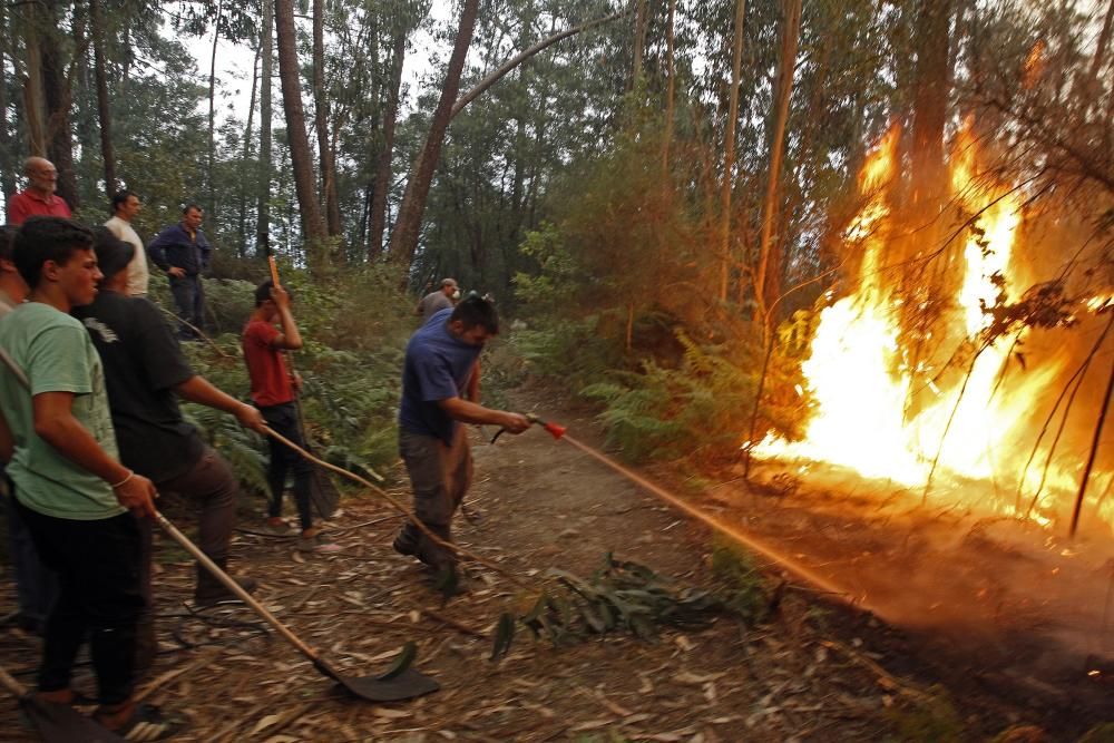 El fuego arrasa 6.000 Ha en Galicia en 4 días