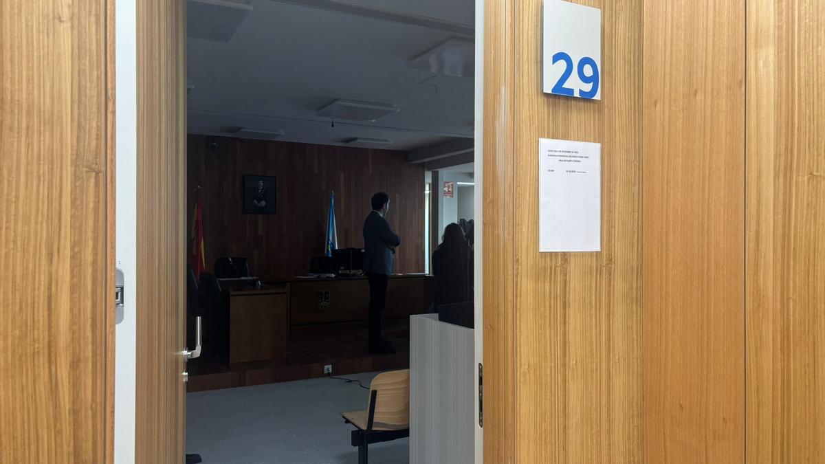 Una sala de vistas de la Ciudad de la Justicia, a oscuras, esta mañana.