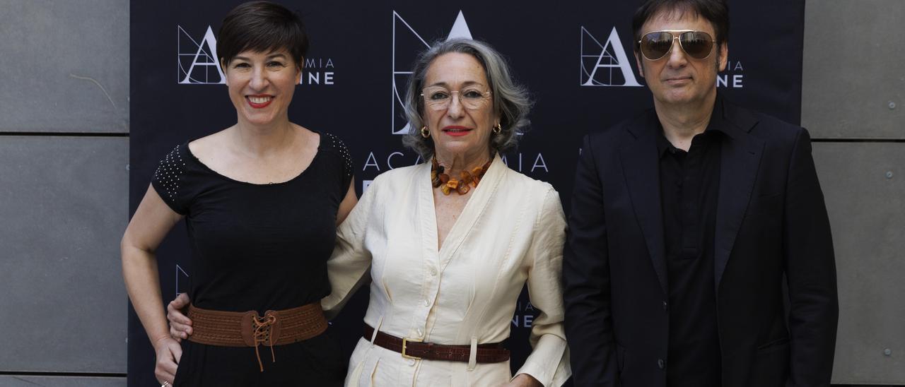 Virginia Yagüe, Luisa Gavasa y Juan Vicente Córdoba, en la Academia de Cine en Madrid.