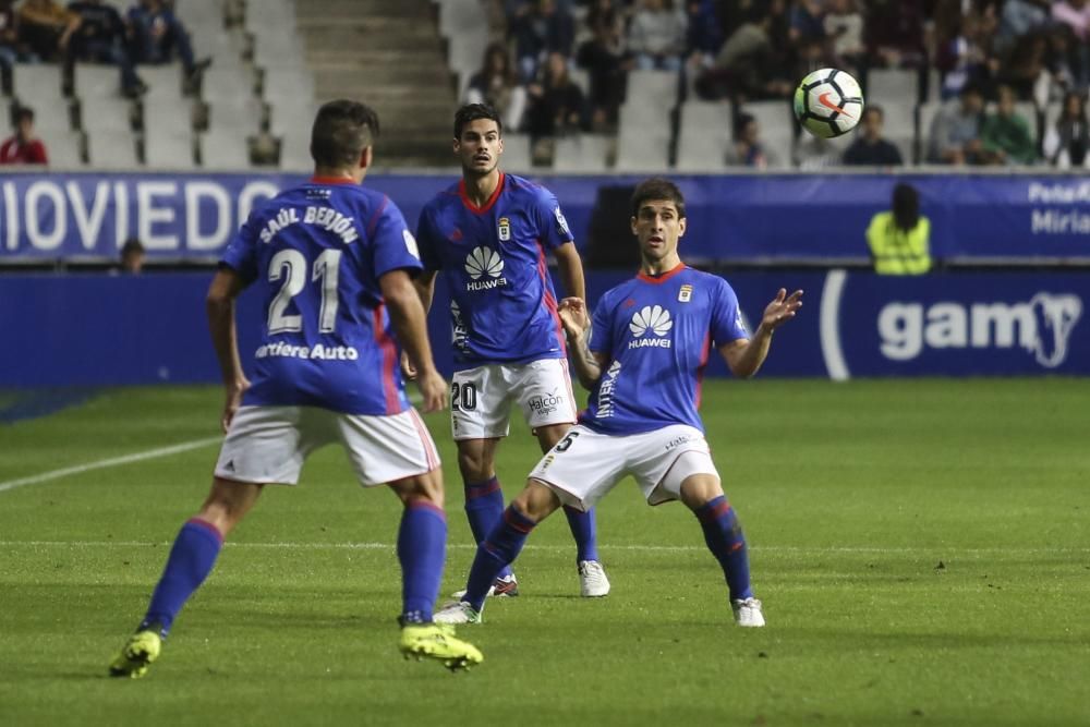 El partido entre el Real Oviedo y el Tenerife, en imágenes