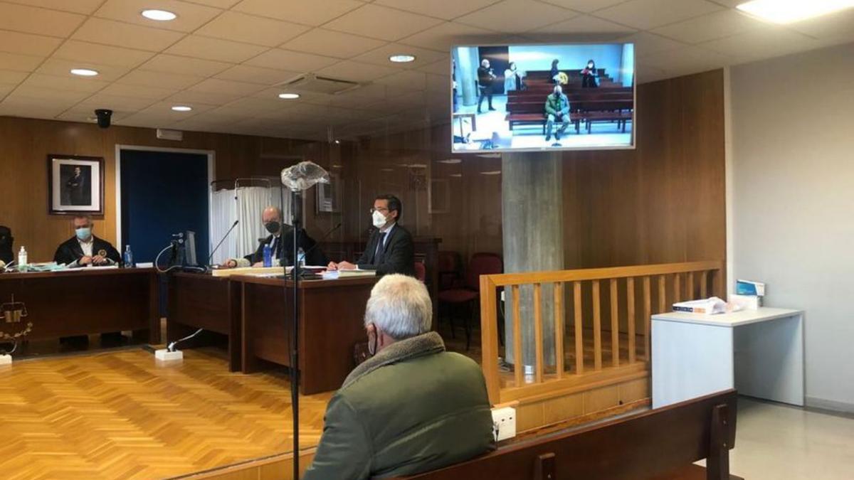 El acusado, en el juicio celebrado en la Audiencia de Vigo