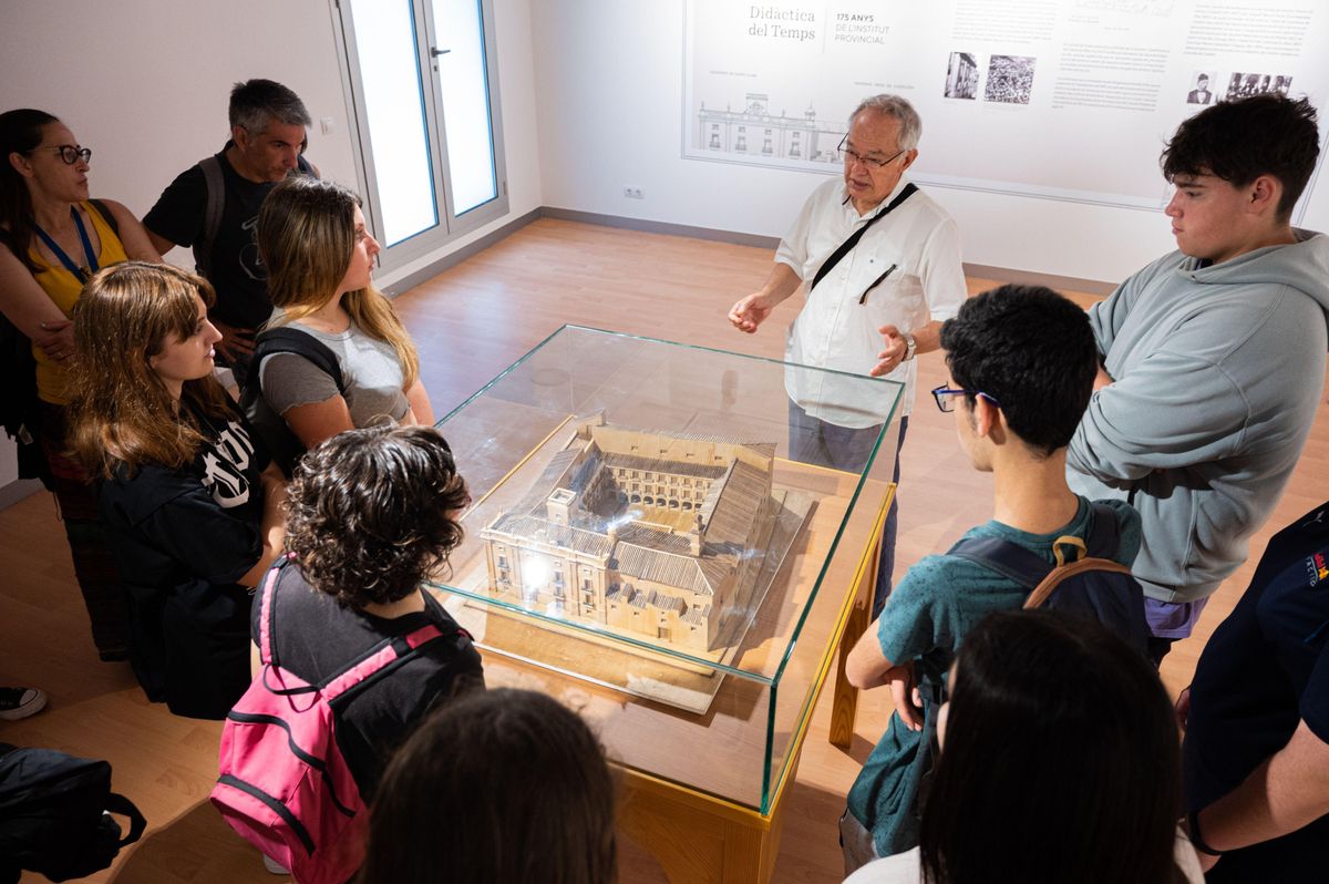 Exposición en el Menador.
