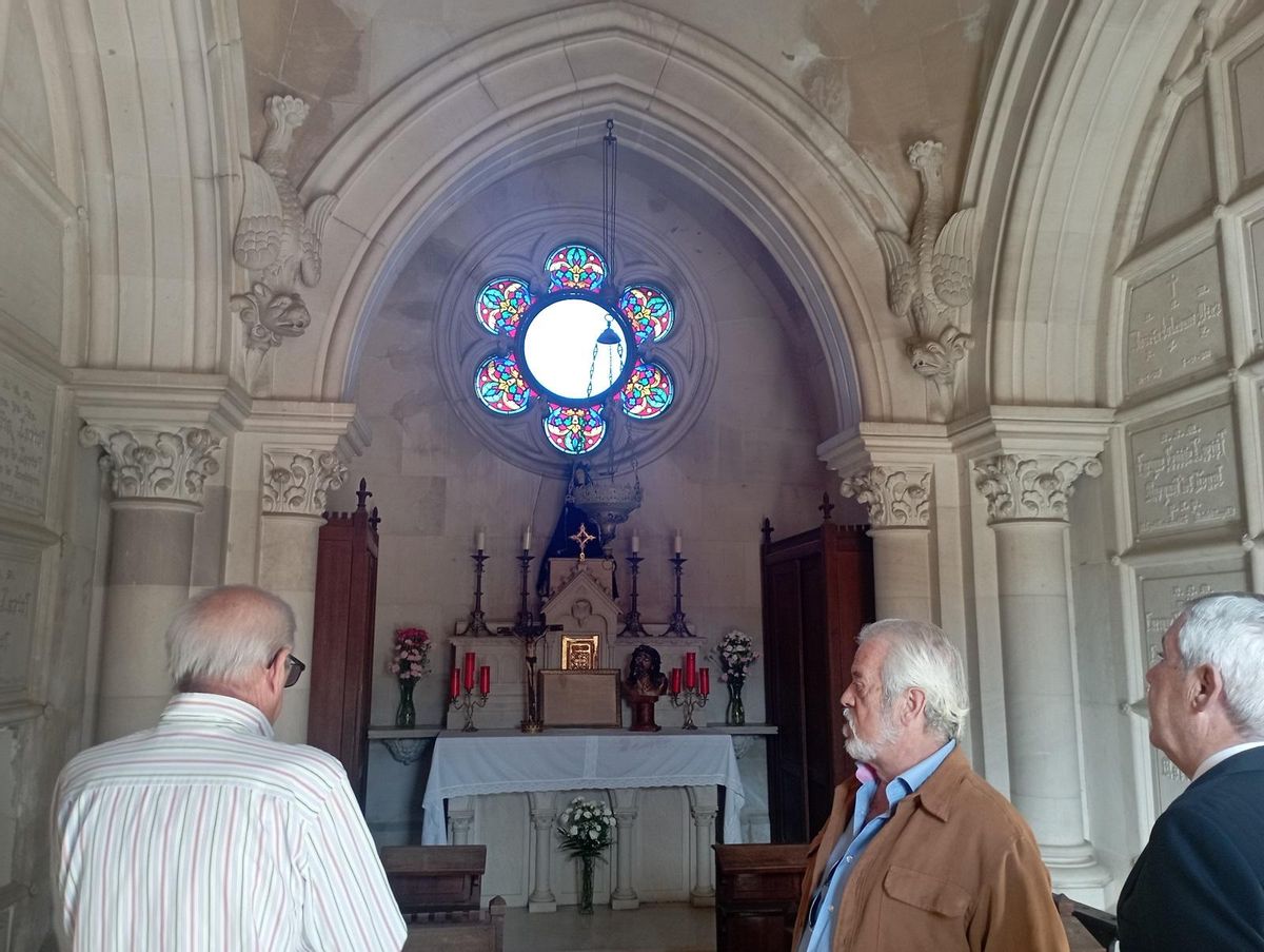 Interior del panteón de la familia Larios, en el Cementerio Histórico de San Miguel.