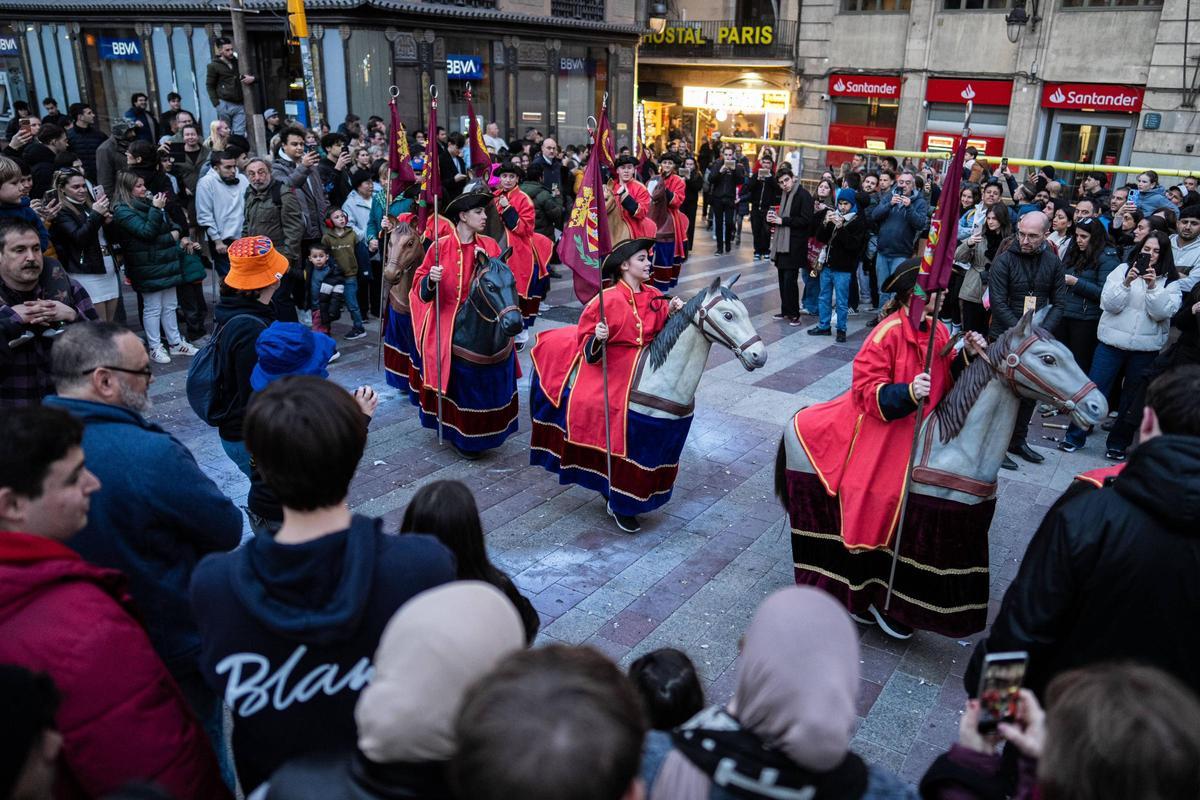 Cercavila conmemorativa de los 425 años de los Gegants del Pi.
