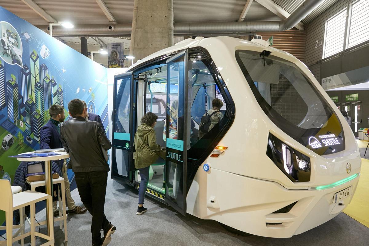 Una muestra de un 'shuttle' en el congreso Tomorrow.Mobility 2022.