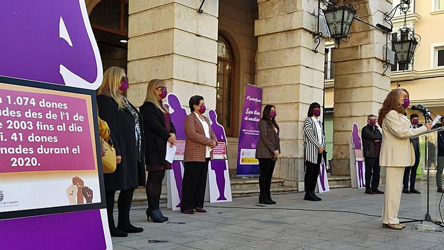 La Safor se tiñe de morado contra la violencia machista