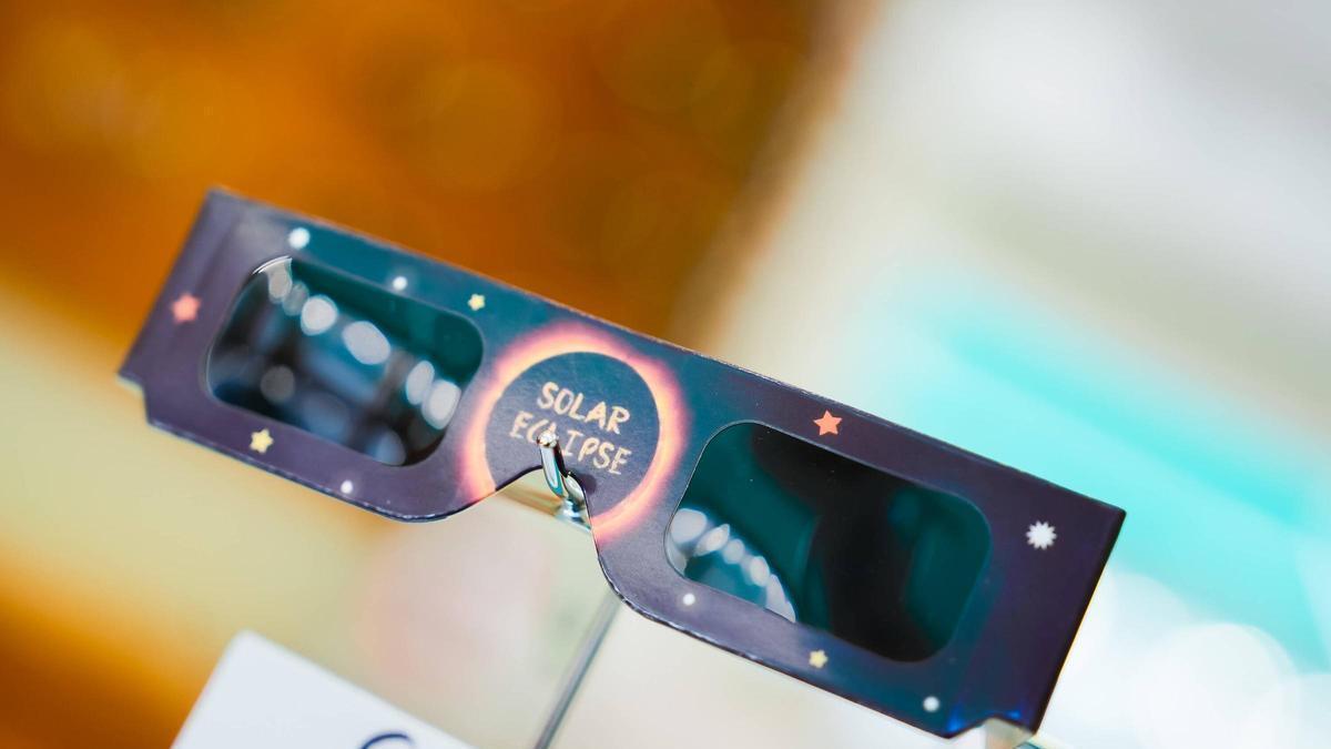 Gafas homologadas para seguir con seguridad el eclipse de sol.
